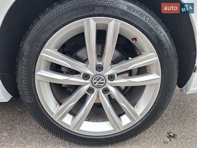 Седан Volkswagen Passat 2017 в Киеве