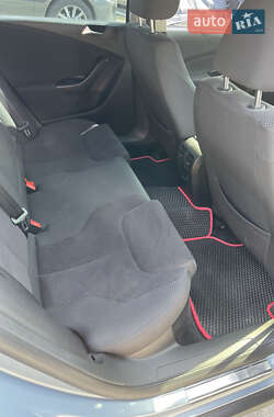 Седан Volkswagen Passat 2010 в 