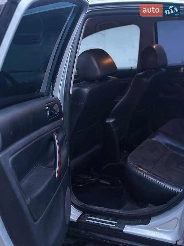 Седан Volkswagen Passat 2004 в Киеве