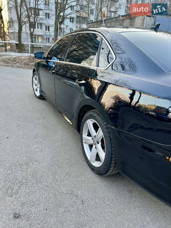 Седан Volkswagen Passat 2012 в Дніпрі