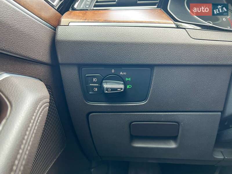 Седан Volkswagen Passat 2015 в Киеве