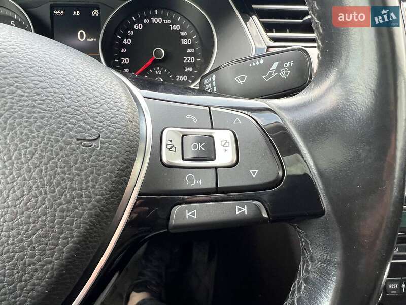 Седан Volkswagen Passat 2015 в Киеве