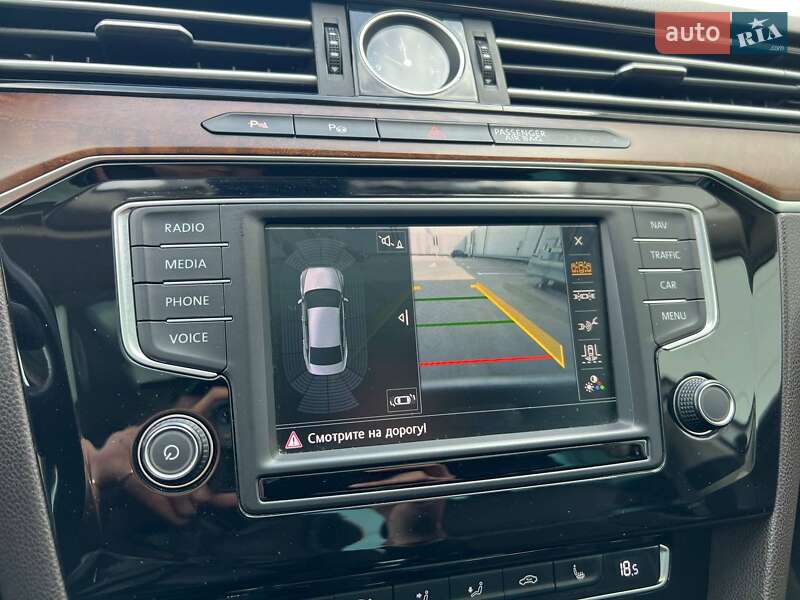 Седан Volkswagen Passat 2015 в Киеве