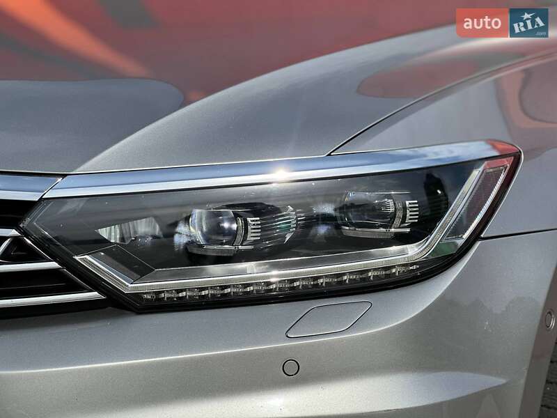 Седан Volkswagen Passat 2015 в Киеве