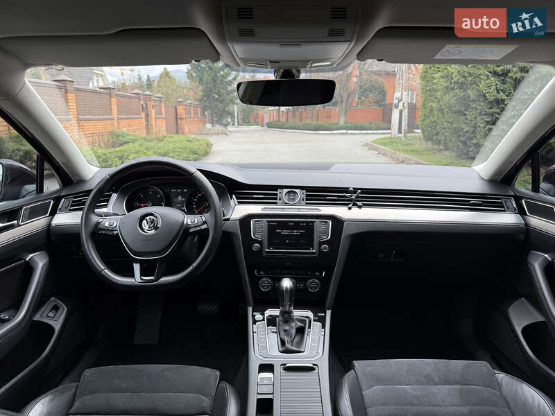 Седан Volkswagen Passat 2015 в Киеве