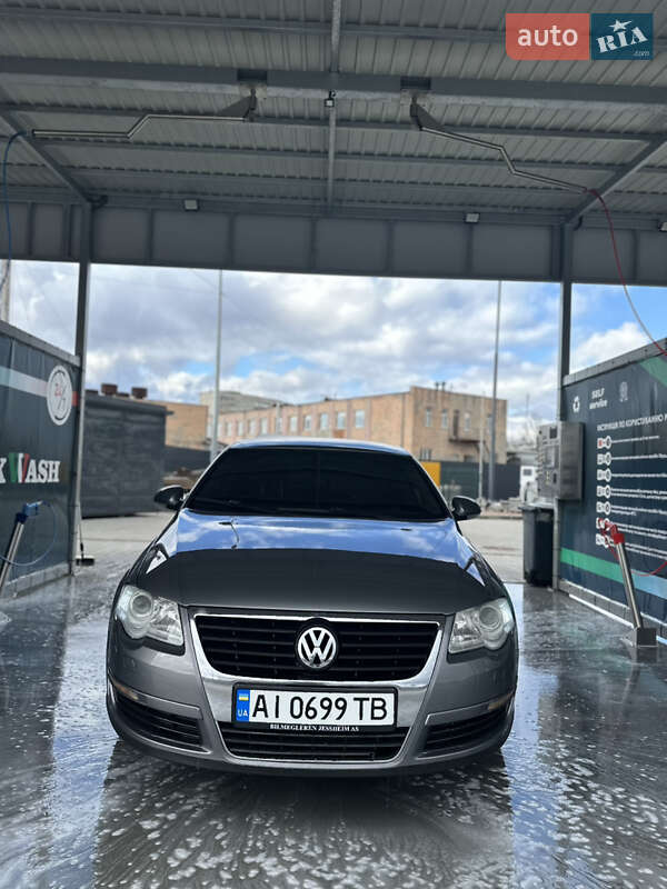 Седан Volkswagen Passat 2005 в 