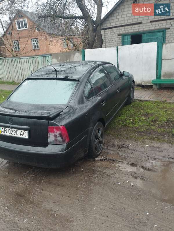 Седан Volkswagen Passat 1997 в Петрівці-Роменській