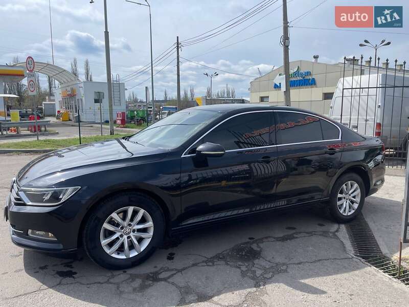 Седан Volkswagen Passat 2016 в Миколаєві