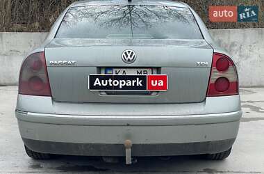 Седан Volkswagen Passat 2004 в 