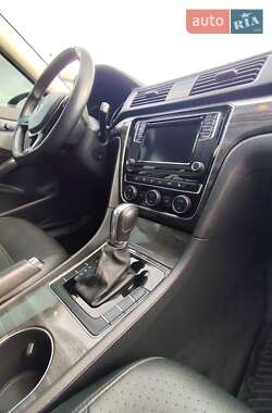 Седан Volkswagen Passat 2017 в 