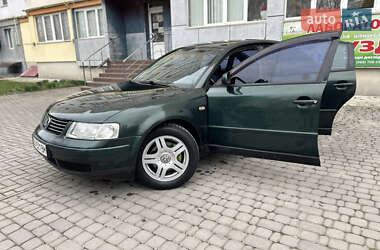 Седан Volkswagen Passat 1998 в 