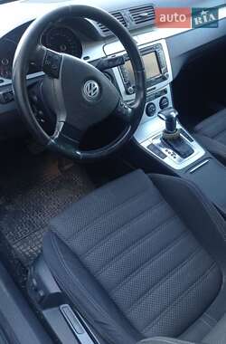 Універсал Volkswagen Passat 2009 в 