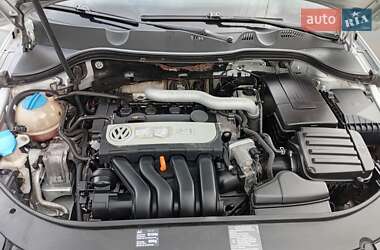 Седан Volkswagen Passat 2005 в 