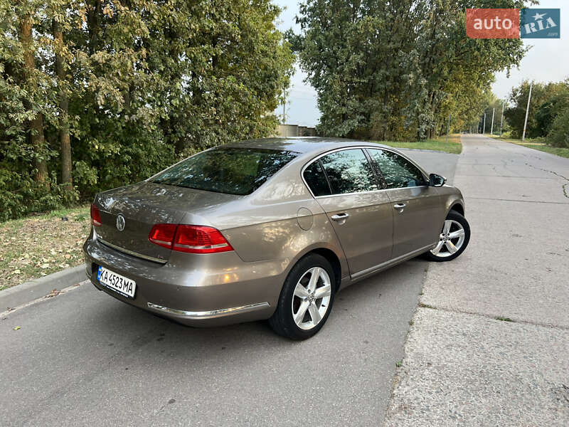 Седан Volkswagen Passat 2011 в Киеве