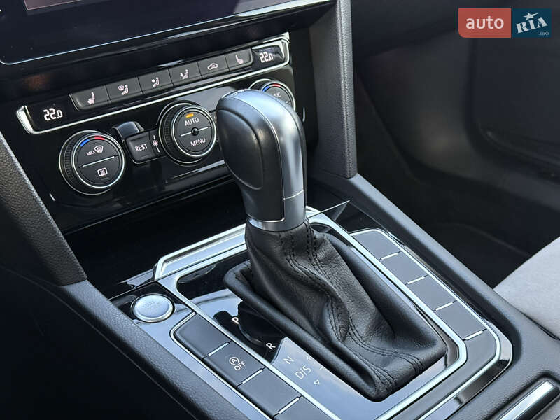 Універсал Volkswagen Passat 2019 в Чернівцях