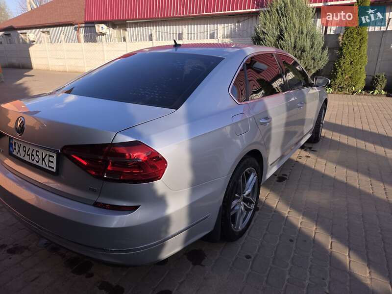 Седан Volkswagen Passat 2016 в Харькове