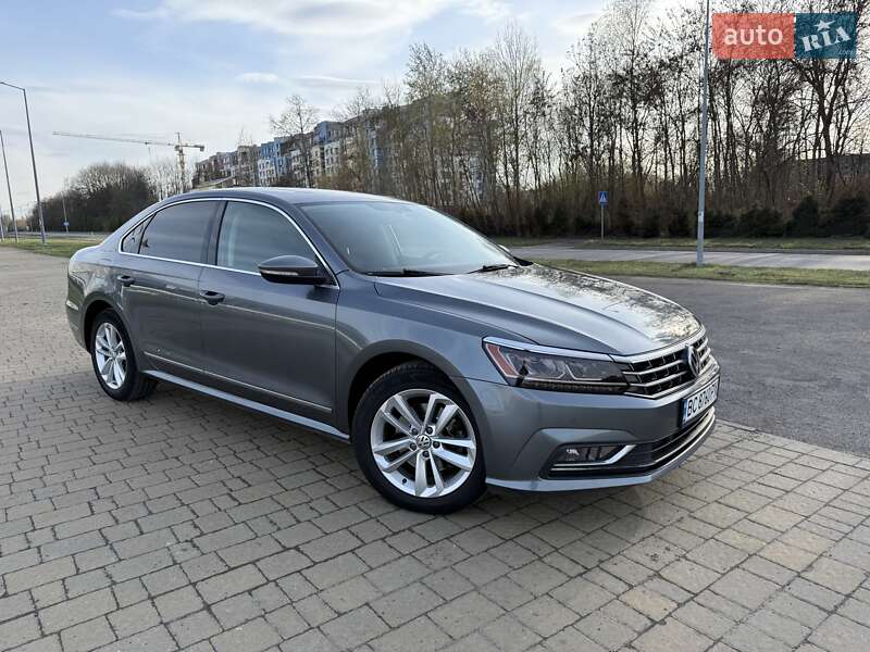 Седан Volkswagen Passat 2016 в Львове