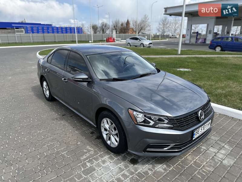 Седан Volkswagen Passat 2018 в Николаеве