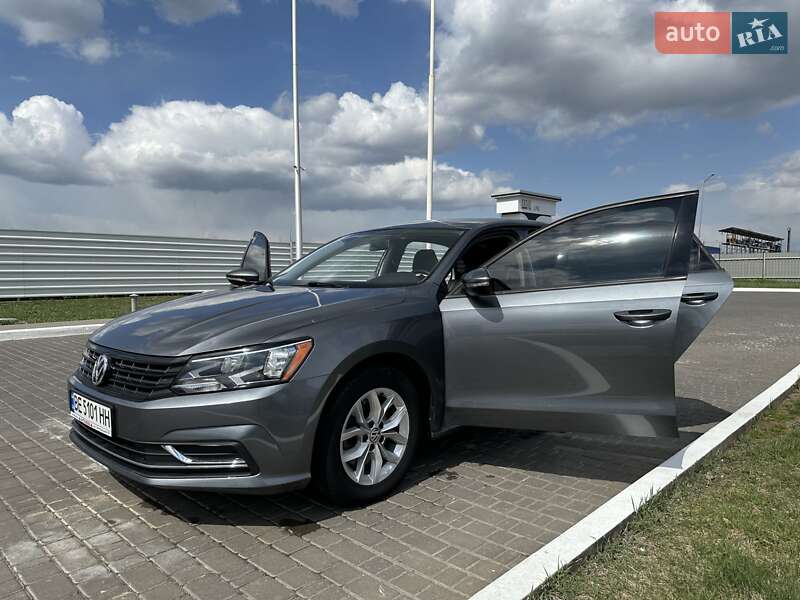 Седан Volkswagen Passat 2018 в Николаеве