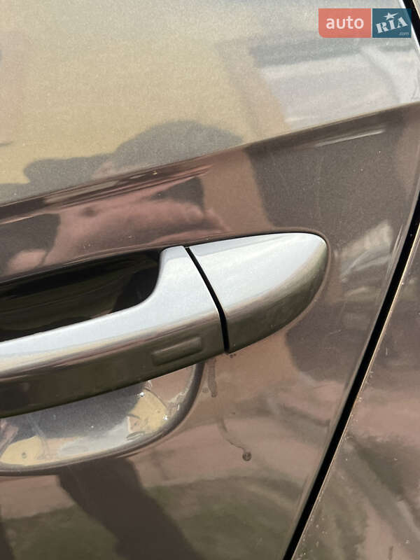 Універсал Volkswagen Passat 2011 в Любомлі