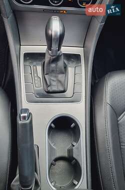 Седан Volkswagen Passat 2015 в 