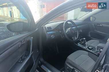 Универсал Volkswagen Passat 2011 в 
