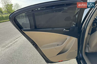 Седан Volkswagen Passat 2007 в  фото 31 Седан Volkswagen Passat 2007 в