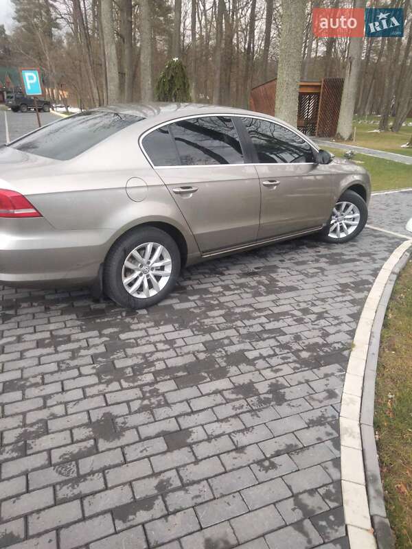 Седан Volkswagen Passat 2014 в 