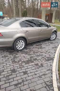 Седан Volkswagen Passat 2014 в 