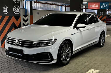 Седан Volkswagen Passat 2020 в 