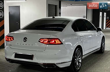 Седан Volkswagen Passat 2020 в 