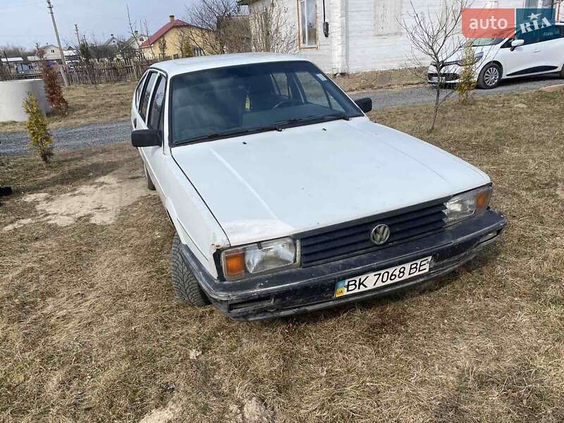 Универсал Volkswagen Passat 1985 в 