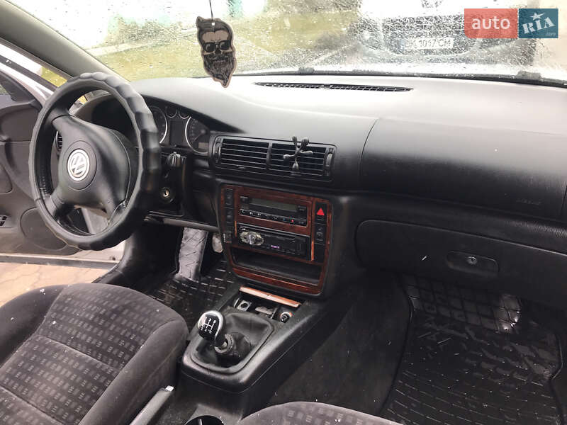 Седан Volkswagen Passat 2003 в Здолбунове