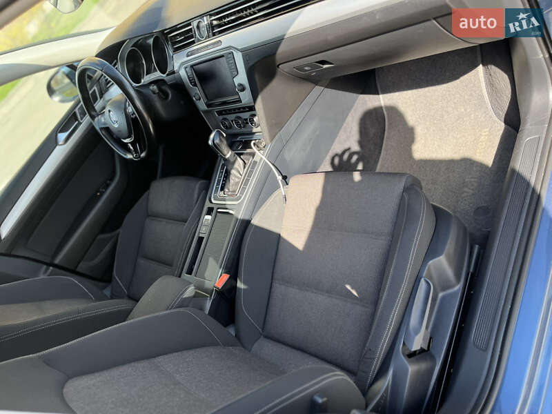 Универсал Volkswagen Passat 2014 в Киеве