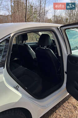 Седан Volkswagen Passat 2014 в 