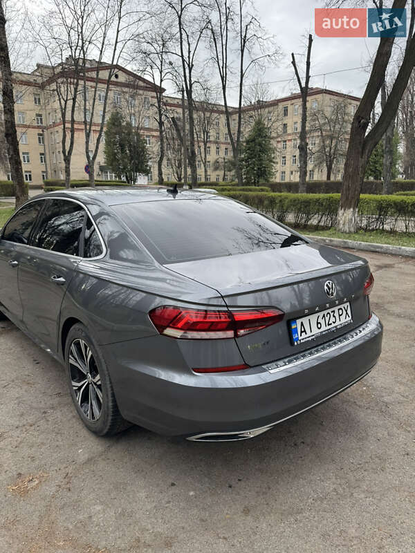 Седан Volkswagen Passat 2021 в Киеве