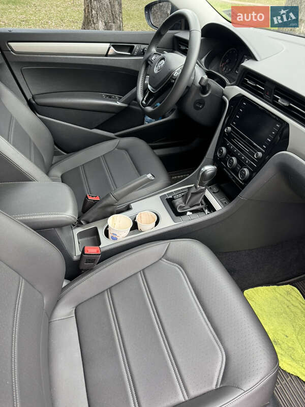 Седан Volkswagen Passat 2021 в Киеве