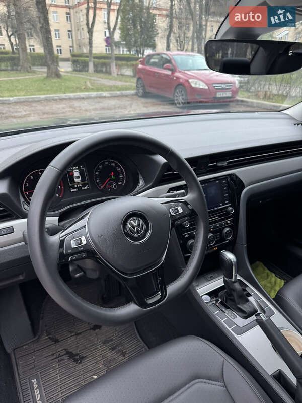 Седан Volkswagen Passat 2021 в Киеве