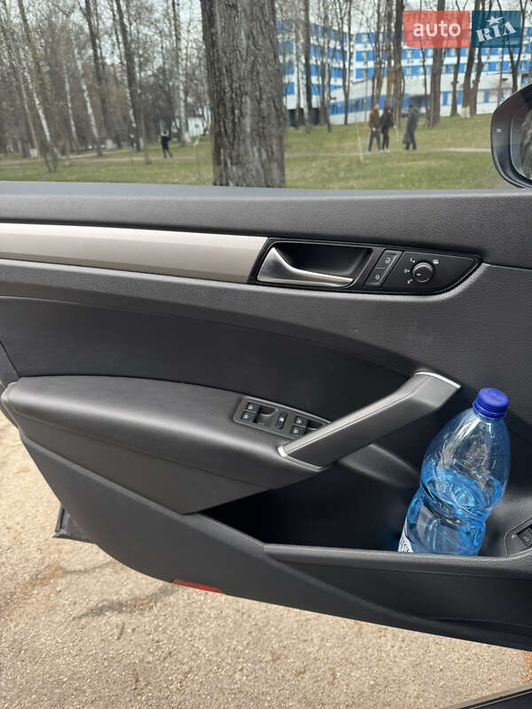 Седан Volkswagen Passat 2021 в Киеве