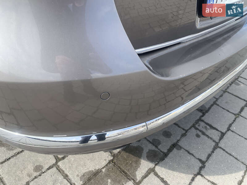 Универсал Volkswagen Passat 2011 в Львове