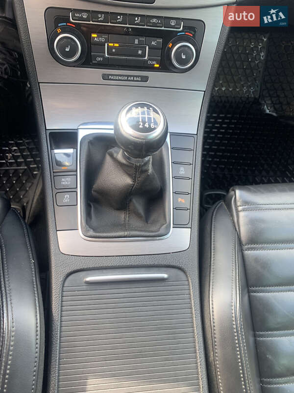 Универсал Volkswagen Passat 2011 в Львове
