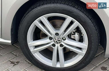 Седан Volkswagen Passat 2013 в 