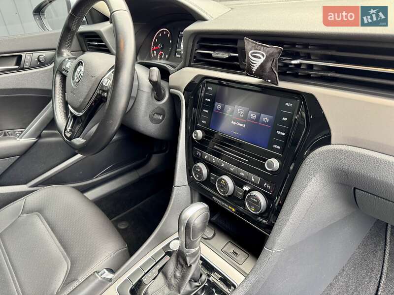 Седан Volkswagen Passat 2020 в Киеве