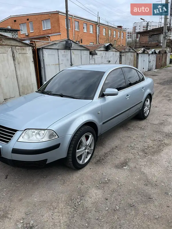 Седан Volkswagen Passat 2002 в 