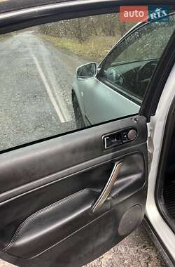 Седан Volkswagen Passat 2000 в 