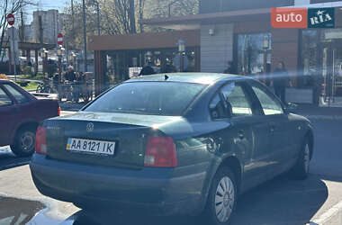 Седан Volkswagen Passat 1999 в 