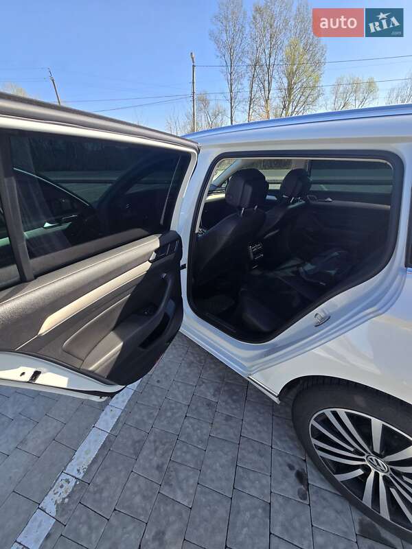 Універсал Volkswagen Passat 2018 в Львові фото 12 Універсал Volkswagen Passat 2018 в Львові
