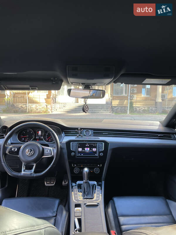 Универсал Volkswagen Passat 2017 в Киеве