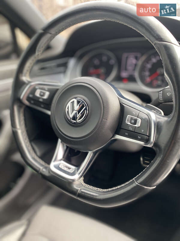 Универсал Volkswagen Passat 2015 в Киеве