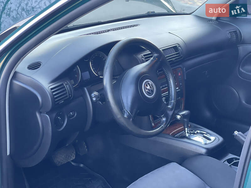 Універсал Volkswagen Passat 2002 в Києві